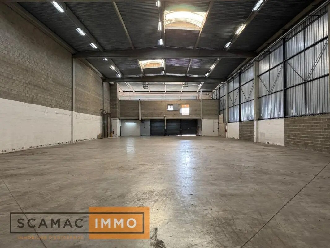 Industrial in Combs-la-Ville for lease Building Photo- Image 1 of 14