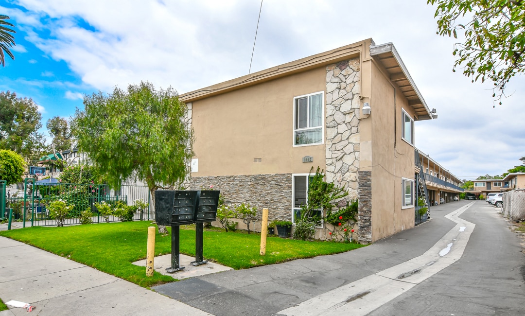 1003 W Bishop St, Santa Ana, CA for sale Building Photo- Image 1 of 13