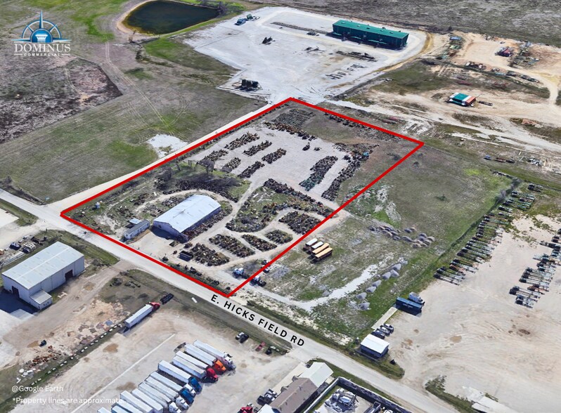 1651 E Hicks Field Rd, Fort Worth, TX à vendre - Photo du bâtiment - Image 2 de 10