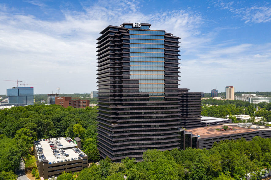 3 Ravinia Dr, Atlanta, GA à louer - Photo du bâtiment - Image 2 de 23