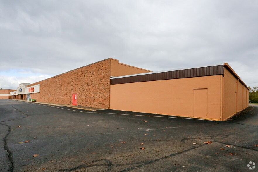 554 E Main St, Jackson, OH à louer - Photo du bâtiment - Image 2 de 8