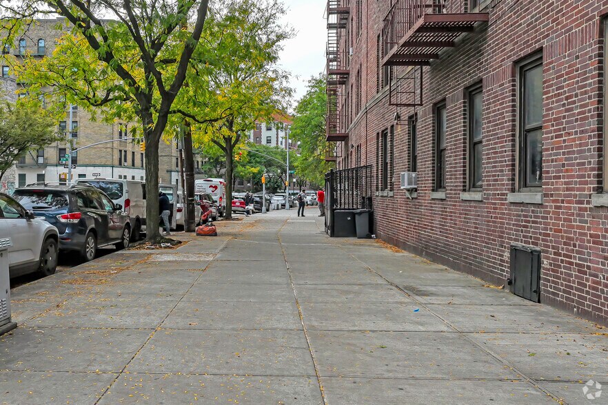 2719 Sedgewick Avenue, Bronx, NY for lease - Building Photo - Image 3 of 6