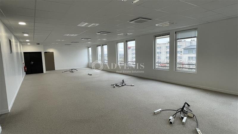 Office in Chessy for sale Interior Photo- Image 1 of 10
