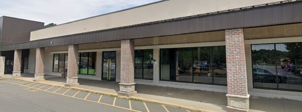 713-745 Foxon Rd, East Haven, CT for lease - Building Photo - Image 1 of 9