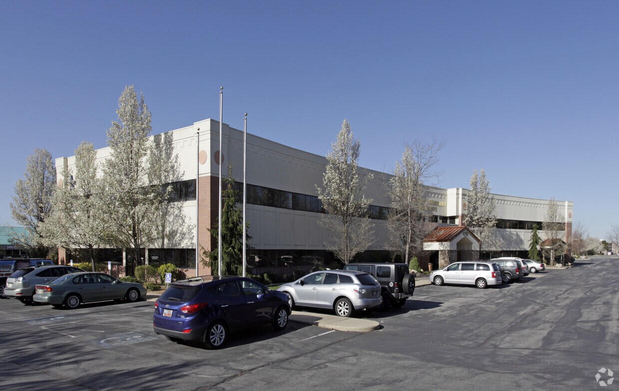476 Heritage Park Blvd, Layton, UT for lease Building Photo- Image 1 of 2