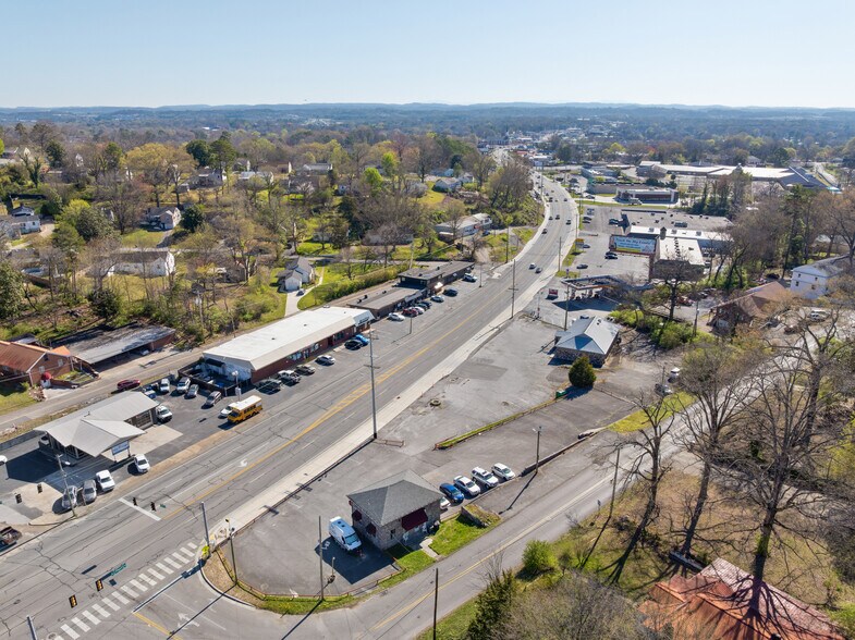 3900 Ringgold Rd, Chattanooga, TN à vendre - Photo du bâtiment - Image 2 de 32