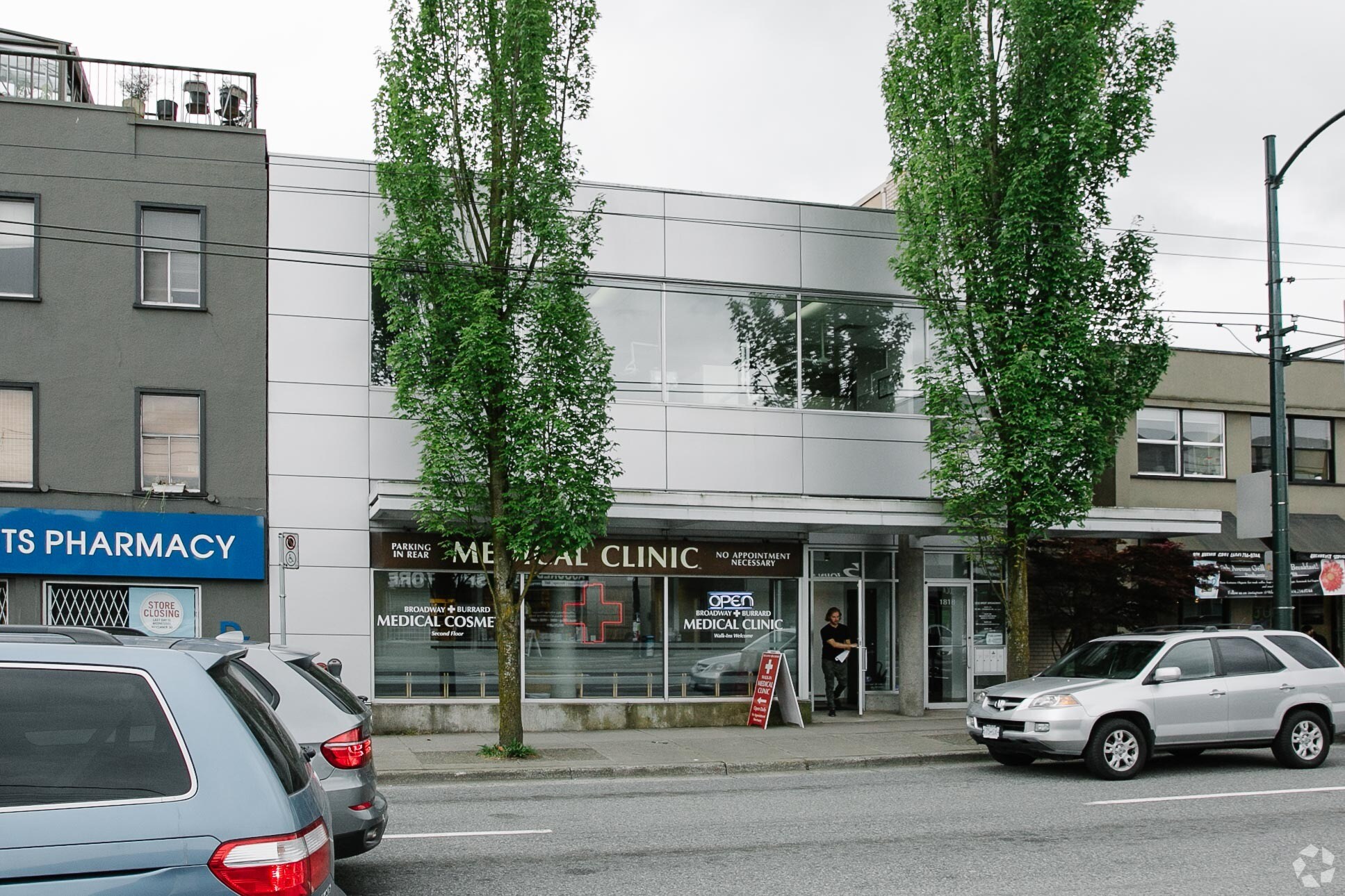 1816-1818 W Broadway, Vancouver, BC à vendre Photo principale- Image 1 de 1