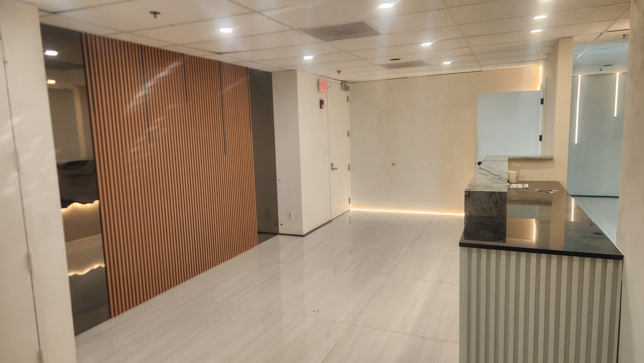 1111 Park Centre Blvd, Miami Gardens, FL for lease Interior Photo- Image 1 of 10
