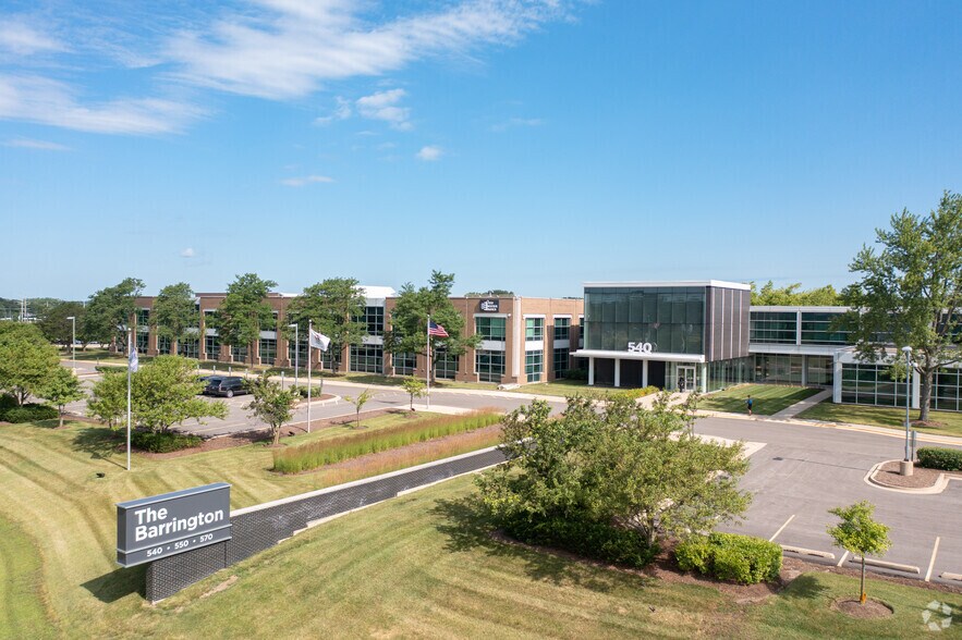 540 W Northwest Hwy, Barrington, IL à louer - Photo du bâtiment - Image 1 de 43