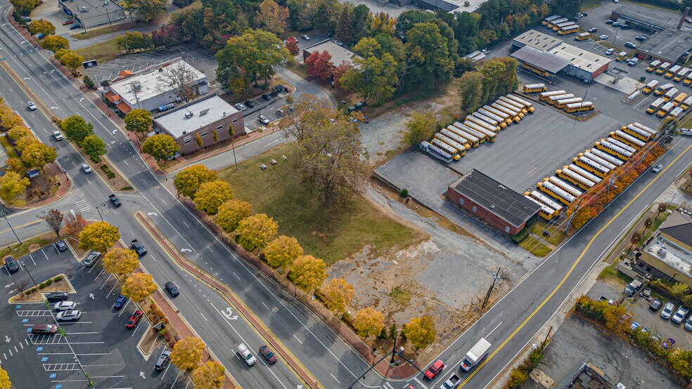 25 SE Dodd St, Marietta, GA à louer - Photo du bâtiment - Image 2 de 4
