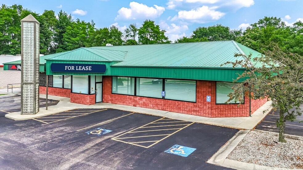 1330 S Nappanee St, Elkhart, IN à louer - Photo du bâtiment - Image 2 de 4