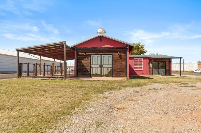 Plus de détails pour 117 E Railroad Ave, Shamrock, TX - Commerce de détail à vendre