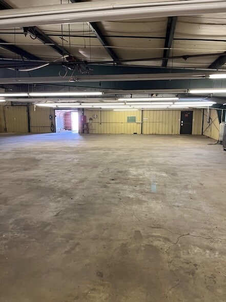 46 Nordic Pl, Chadbourn, NC for lease - Interior Photo - Image 3 of 11