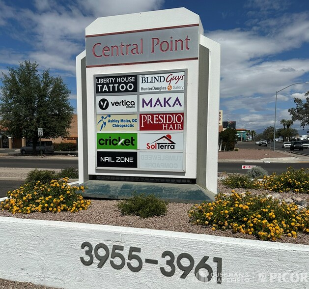 3955 E Speedway Blvd, Tucson, AZ à louer - Photo du bâtiment - Image 2 de 3