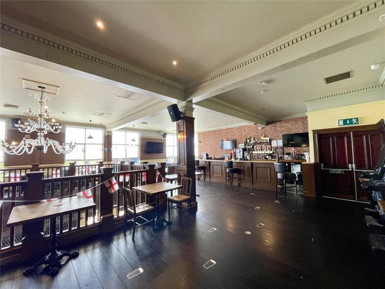 34-36 London Rd, Southend On Sea for lease - Building Photo - Image 2 of 7