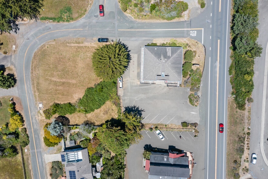 Ocean-View Broker Tour 7/17 11-12 portfolio of 2 properties for sale on LoopNet.ca - Building Photo - Image 3 of 10