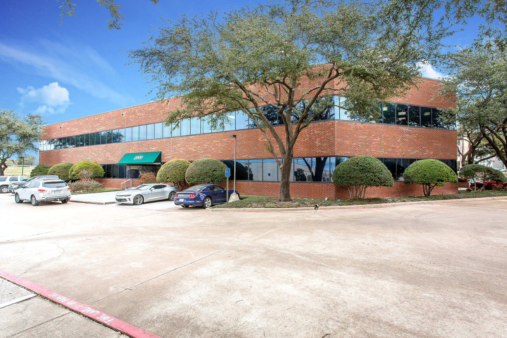 2000 N Central Expy, Plano, TX for lease Building Photo- Image 1 of 10