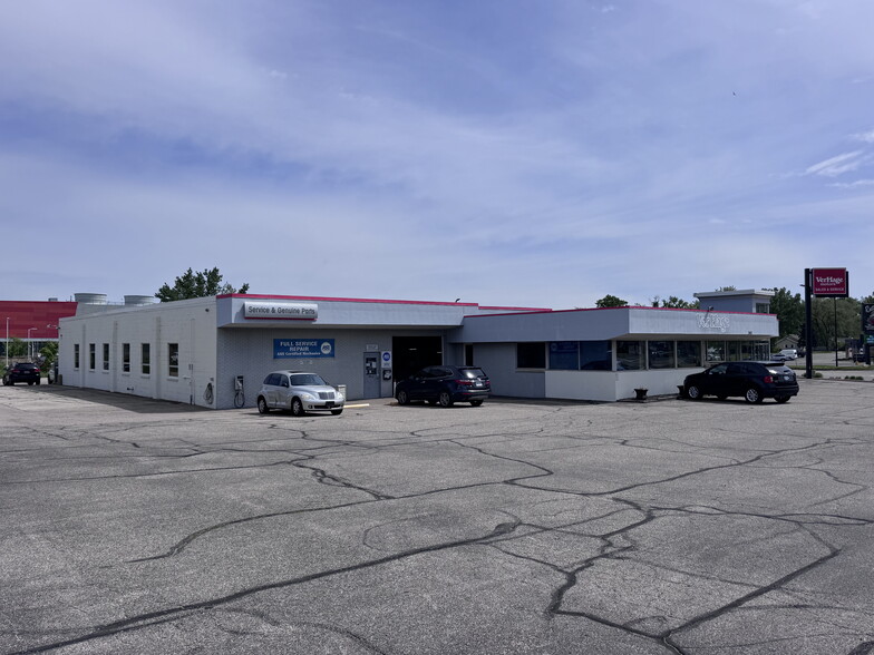 343 E 8th St, Holland, MI for sale - Building Photo - Image 3 of 9