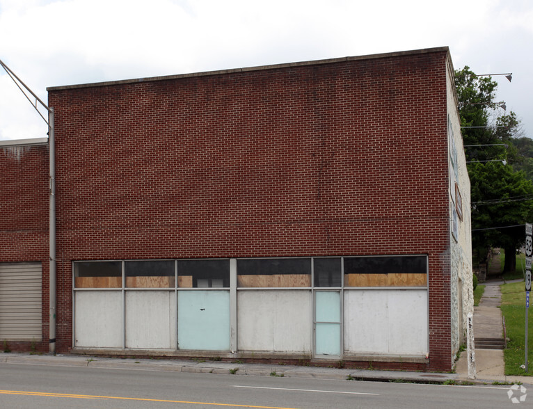 821 Bluefield Ave, Bluefield, WV for sale - Primary Photo - Image 1 of 1