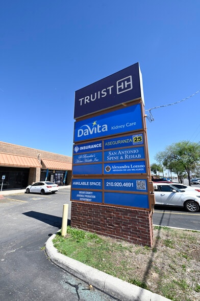1313 SE Military Dr, San Antonio, TX for lease - Building Photo - Image 2 of 8