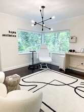 107 SE 10th St, Fort Lauderdale, FL for lease Interior Photo- Image 1 of 2