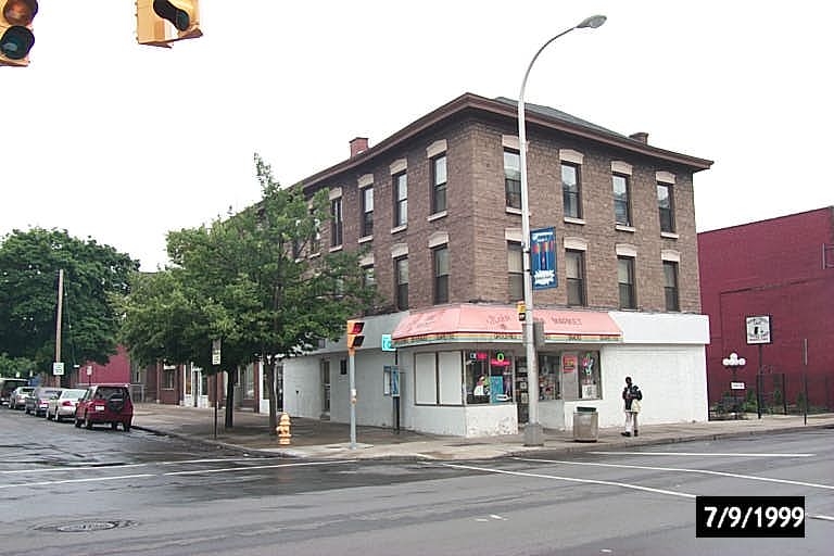 2025 Main St, Niagara Falls, NY à vendre Photo principale- Image 1 de 1