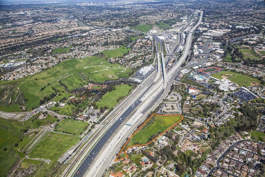 29402 Rancho Viejo Rd, San Juan Capistrano, CA à vendre - Photo du bâtiment - Image 1 de 1