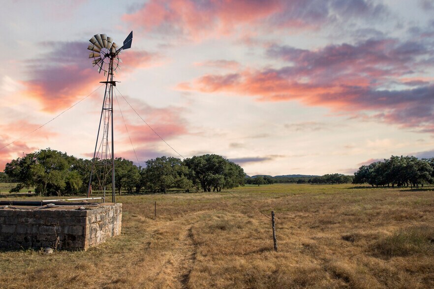 711 Main Street, Johnson City, TX à vendre - Autre - Image 2 de 40