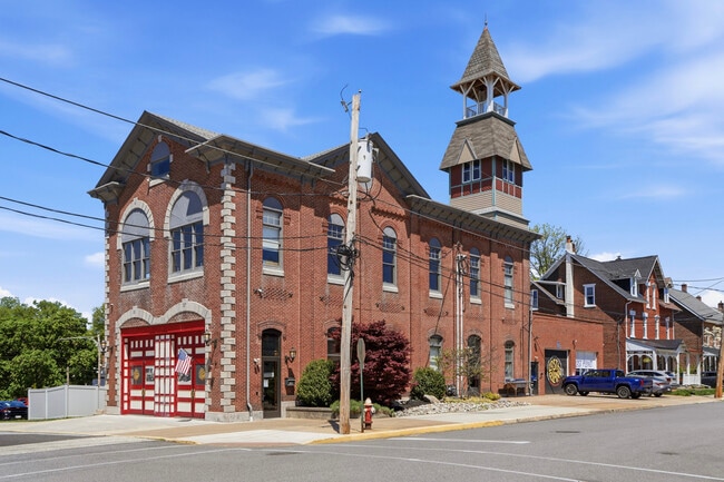 More details for 301 Walnut St, Royersford, PA - Retail for Lease