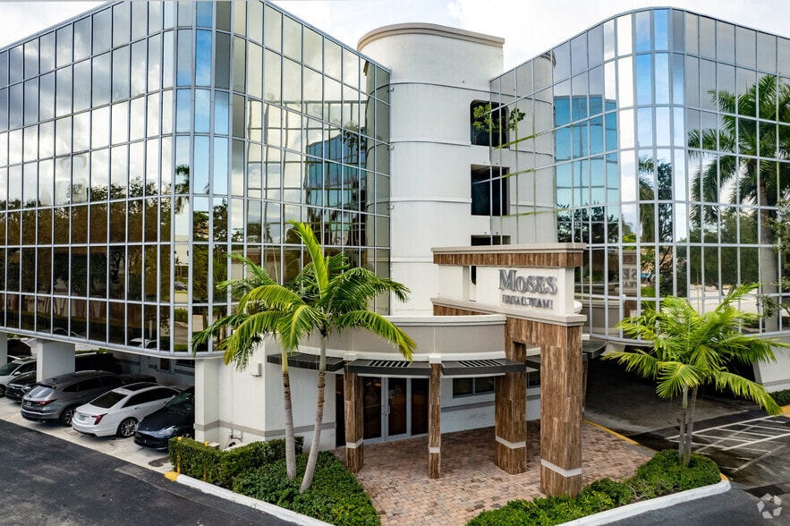 900 N Federal Hwy, Boca Raton, FL à louer - Photo du bâtiment - Image 2 de 21