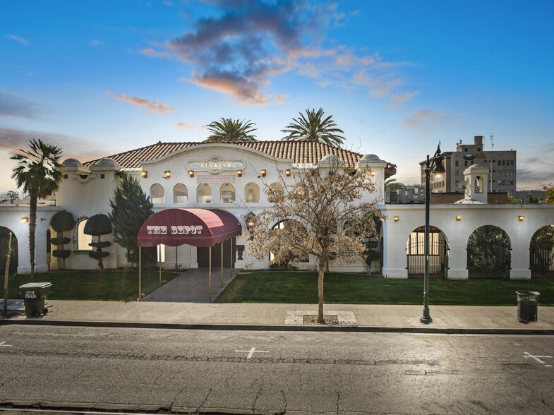 207 E Oak Ave, Visalia, CA à vendre - Photo du bâtiment - Image 1 de 8