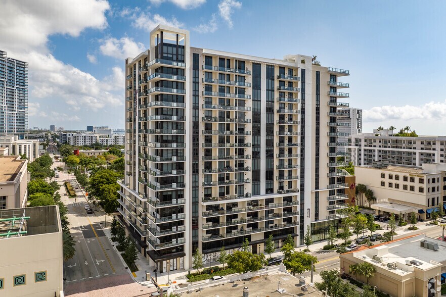 345 Banyan Blvd, West Palm Beach, FL à louer - Photo principale - Image 1 de 62