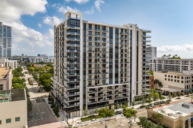 Plus de détails pour 345 Banyan Blvd, West Palm Beach, FL - Commerce de détail à louer