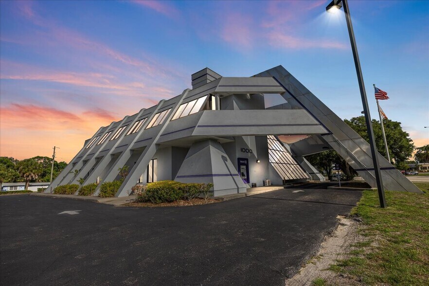 1000 N Tamiami Trl, Nokomis, FL à vendre - Photo du bâtiment - Image 2 de 28
