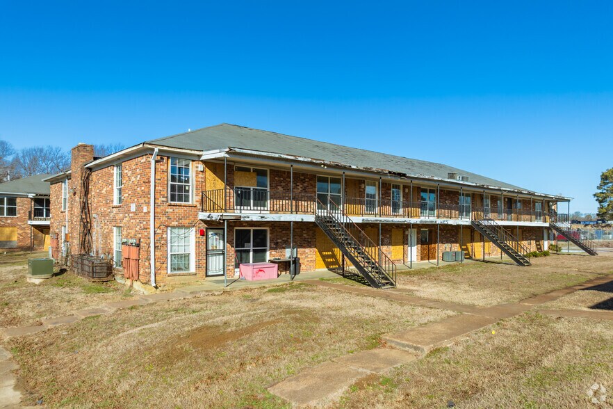 1717 Crimson Cir, Memphis, TN à vendre - Photo du bâtiment - Image 3 de 14