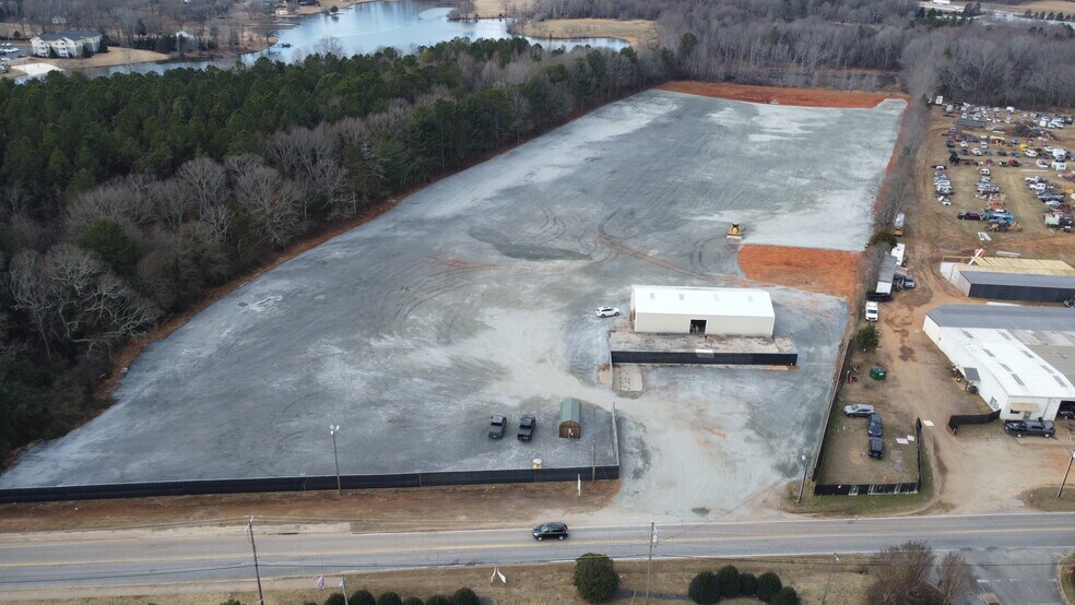 7915 Valley Falls Rd, Spartanburg, SC à louer - Photo du bâtiment - Image 1 de 5
