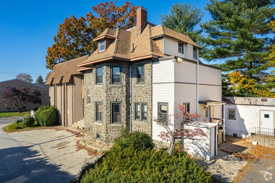 83 S Eagle Rd, Havertown, PA à vendre - Photo du bâtiment - Image 2 de 5