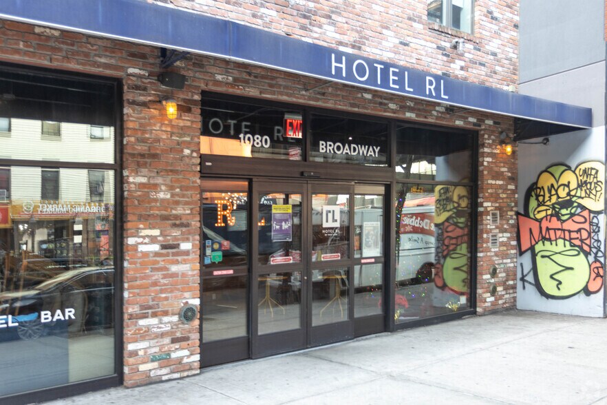 1080 Broadway, Brooklyn, NY à louer - Photo du bâtiment - Image 3 de 12