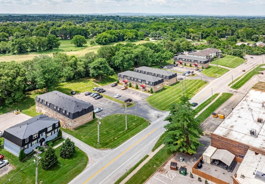 7312 Six Mile Ln, Louisville, KY for sale - Building Photo - Image 2 of 11