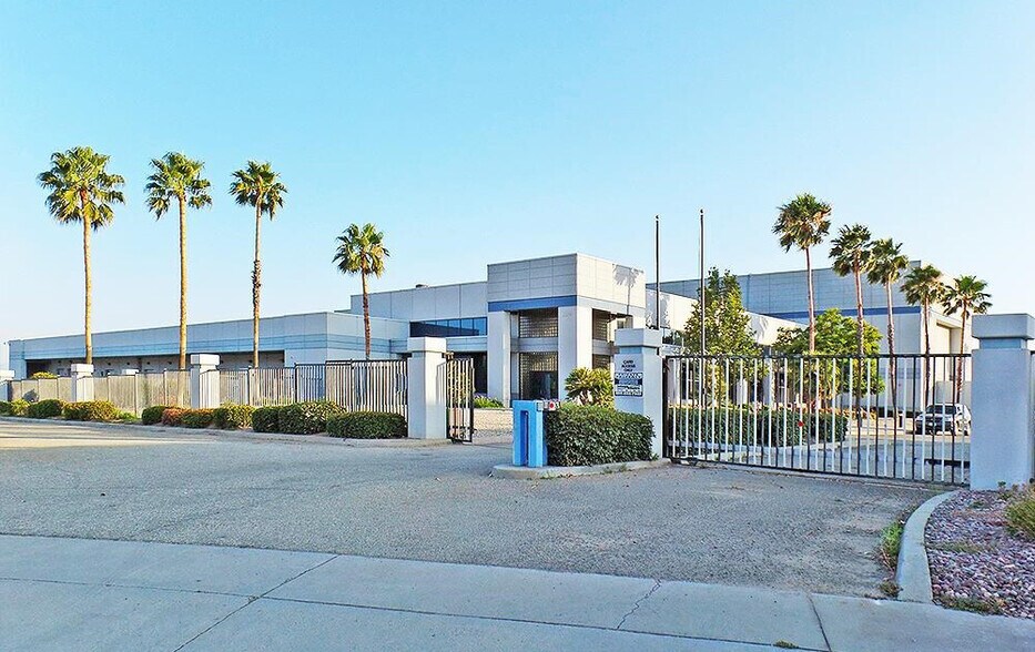 4010 Georgia Blvd, San Bernardino, CA à vendre - Photo du bâtiment - Image 2 de 10