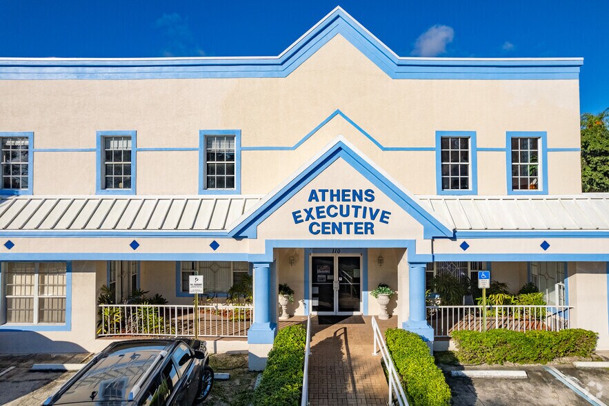110 Athens St, Tarpon Springs, FL à louer - Photo du bâtiment - Image 3 de 16