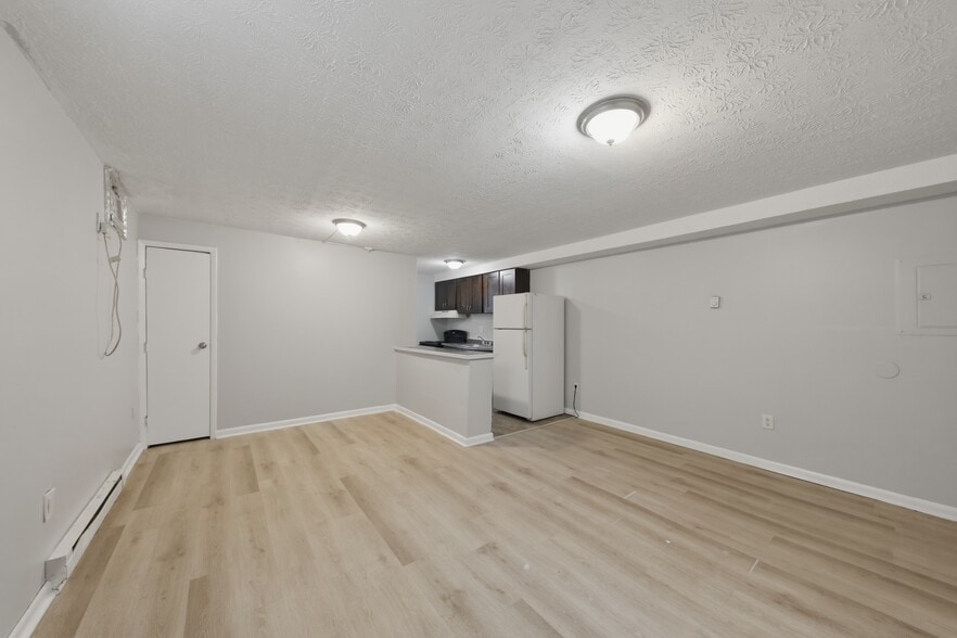 1209 W Galbraith Rd, Cincinnati, OH for sale - Interior Photo - Image 3 of 14