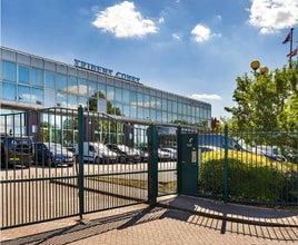 Oakcroft Rd, Chessington à louer Photo du bâtiment- Image 1 de 15