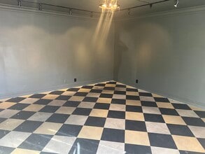 24262 Walnut St, Newhall, CA for lease Interior Photo- Image 1 of 2