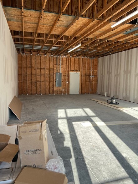 617 Myers Rd, Summerville, SC à louer - Photo du bâtiment - Image 2 de 12