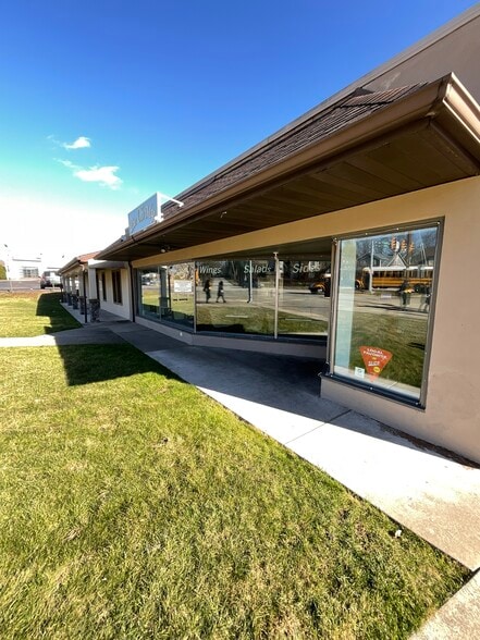 1000-1010 Broadview Blvd, Brackenridge, PA for lease - Building Photo - Image 3 of 34