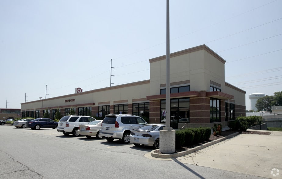 7863-7875 Town Square Ave, Dardenne Prairie, MO for lease - Building Photo - Image 2 of 4
