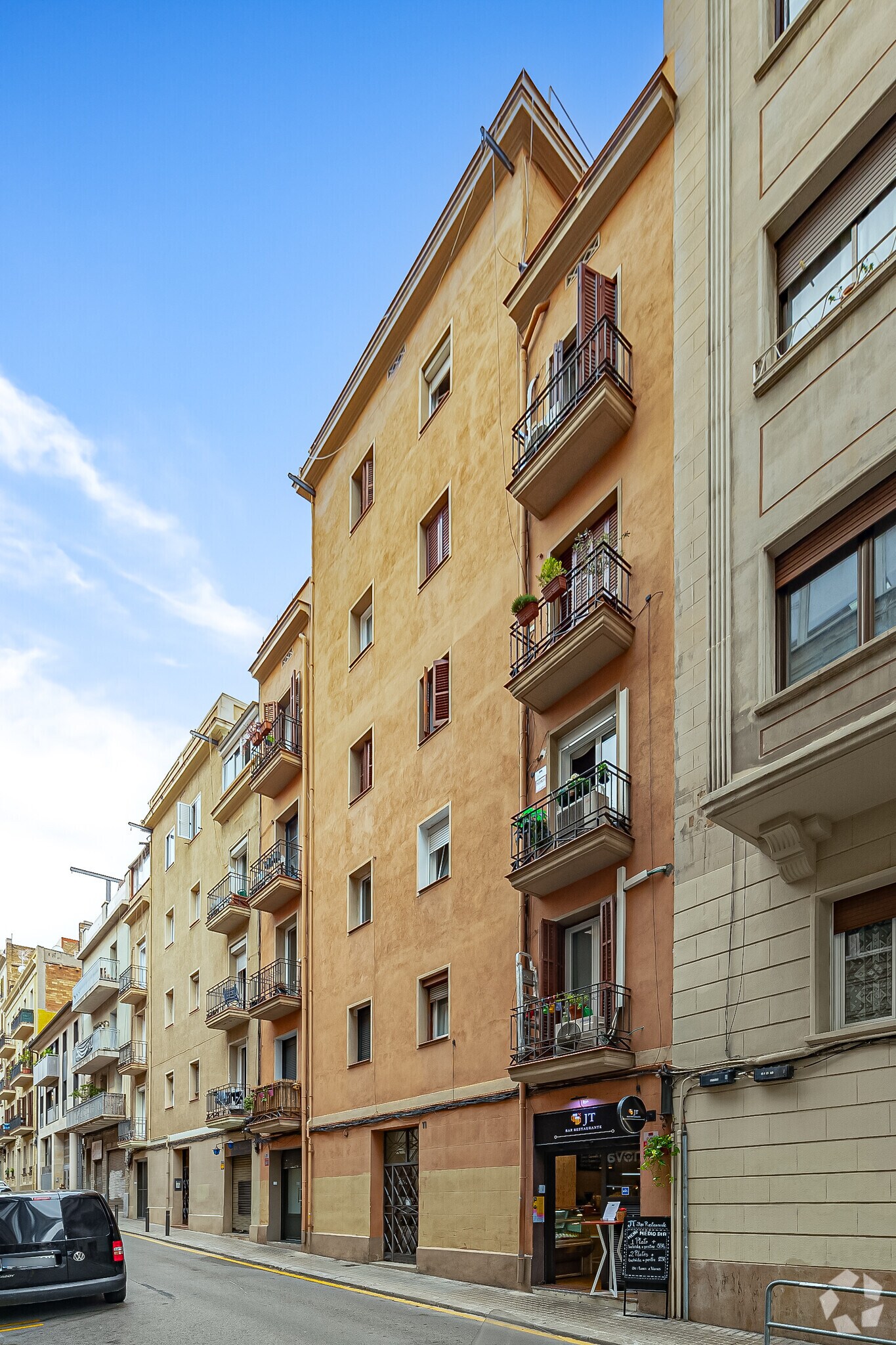 Multifamily in Barcelona, Barcelona for sale Primary Photo- Image 1 of 2