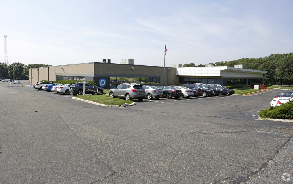 1516 Motor Pky, Hauppauge, NY for sale - Primary Photo - Image 1 of 1