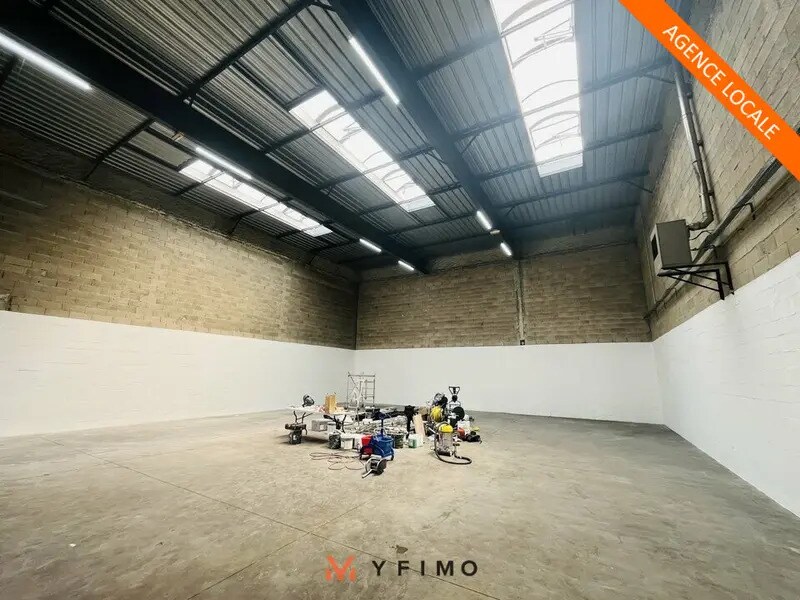 Industrial in Élancourt for lease Interior Photo- Image 1 of 6